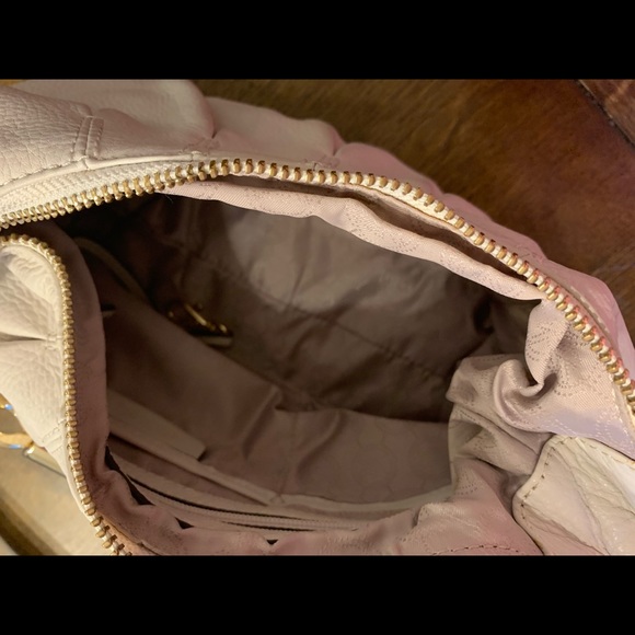 MICHAEL KORS Cream Hobo Pleated Pebbled Leather Convertible Purse + Card Wallet - Picture 5 of 14